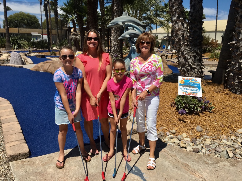 Playing miniature golf with Lisa, Lilly and Brooke